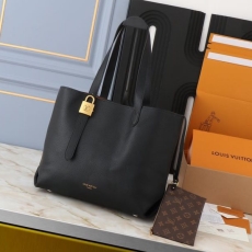 Louis Vuitton Shopping Bags